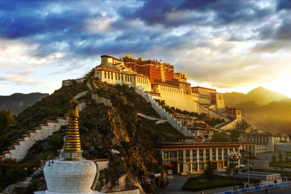 Potala Palace in Lhasa, a highlight of the Kathmandu to Kerung Tibet tour